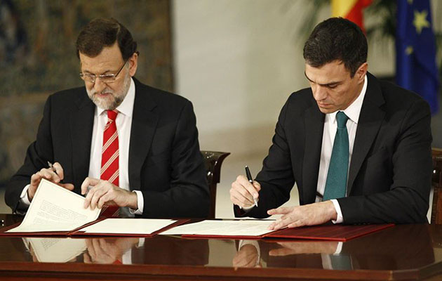 Mariano Rajoy y Pedro Snchez firman el pacto antiyihadista