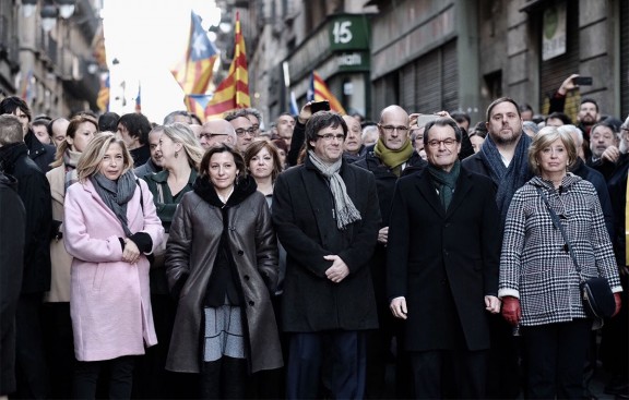 Iglesias asegura que la verdadera anomalía está en Cataluña.